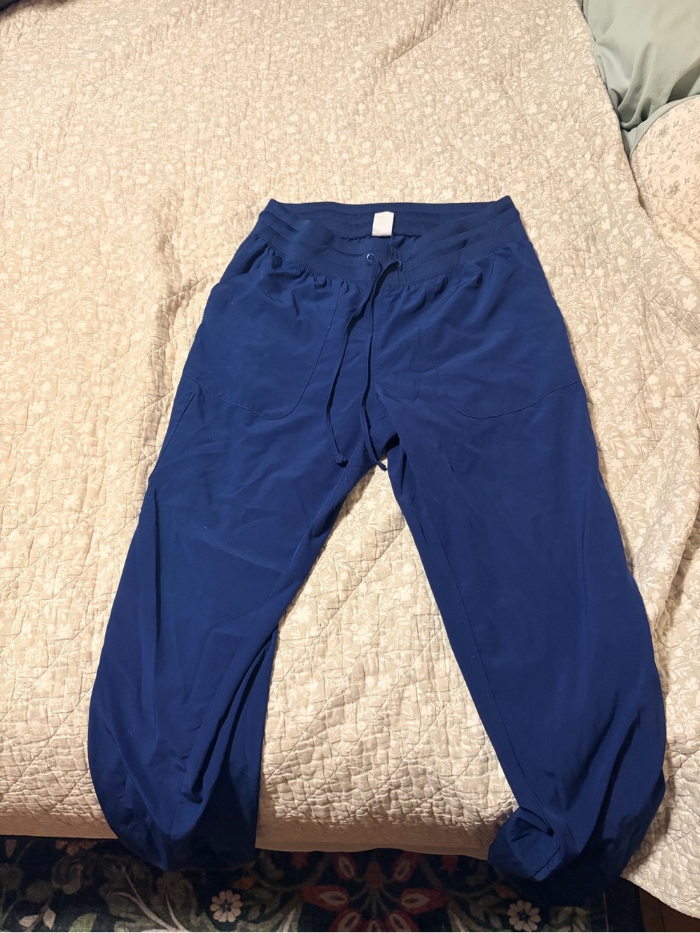 Maevn Navy Blue Jogger scrub set